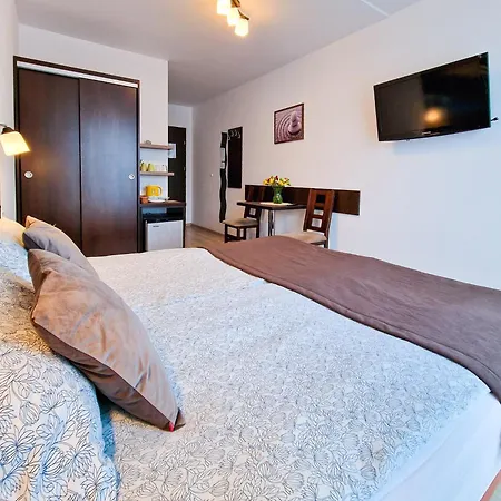 Sarema Guest house *